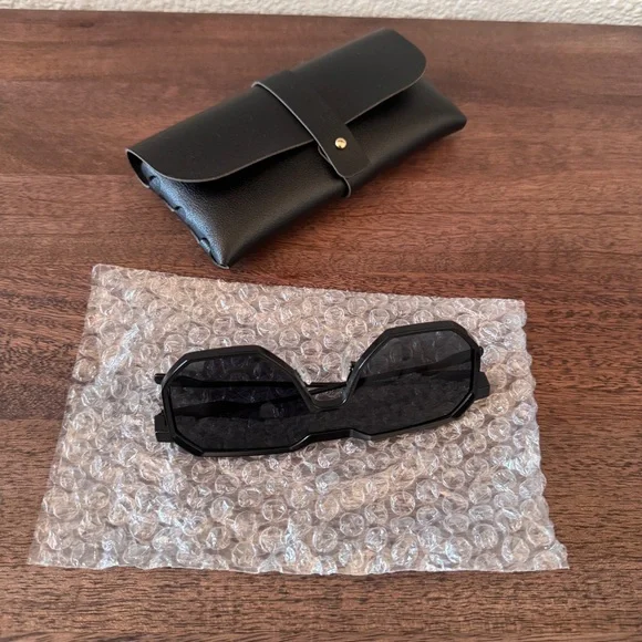 NEW! Titanium Alloy Sunglasses in black with Sunglasses Case